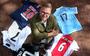 Michael Joustra tussen een kleine greep uit zijn gekregen voetbalshirtcollectie. FOTO NIELS WESTRA