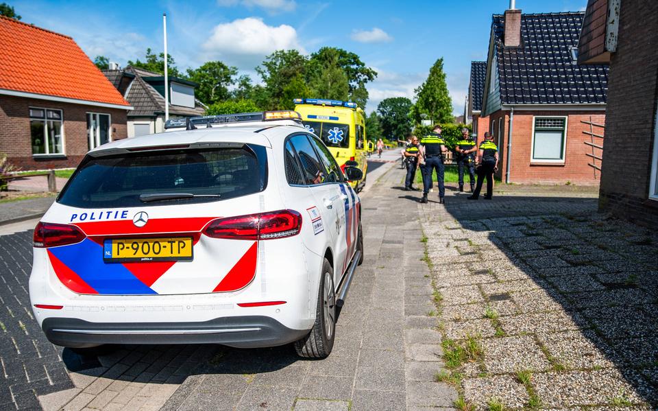 Fietsster gewond bij aanrijding met paardentrailer in Donkerbroek
.