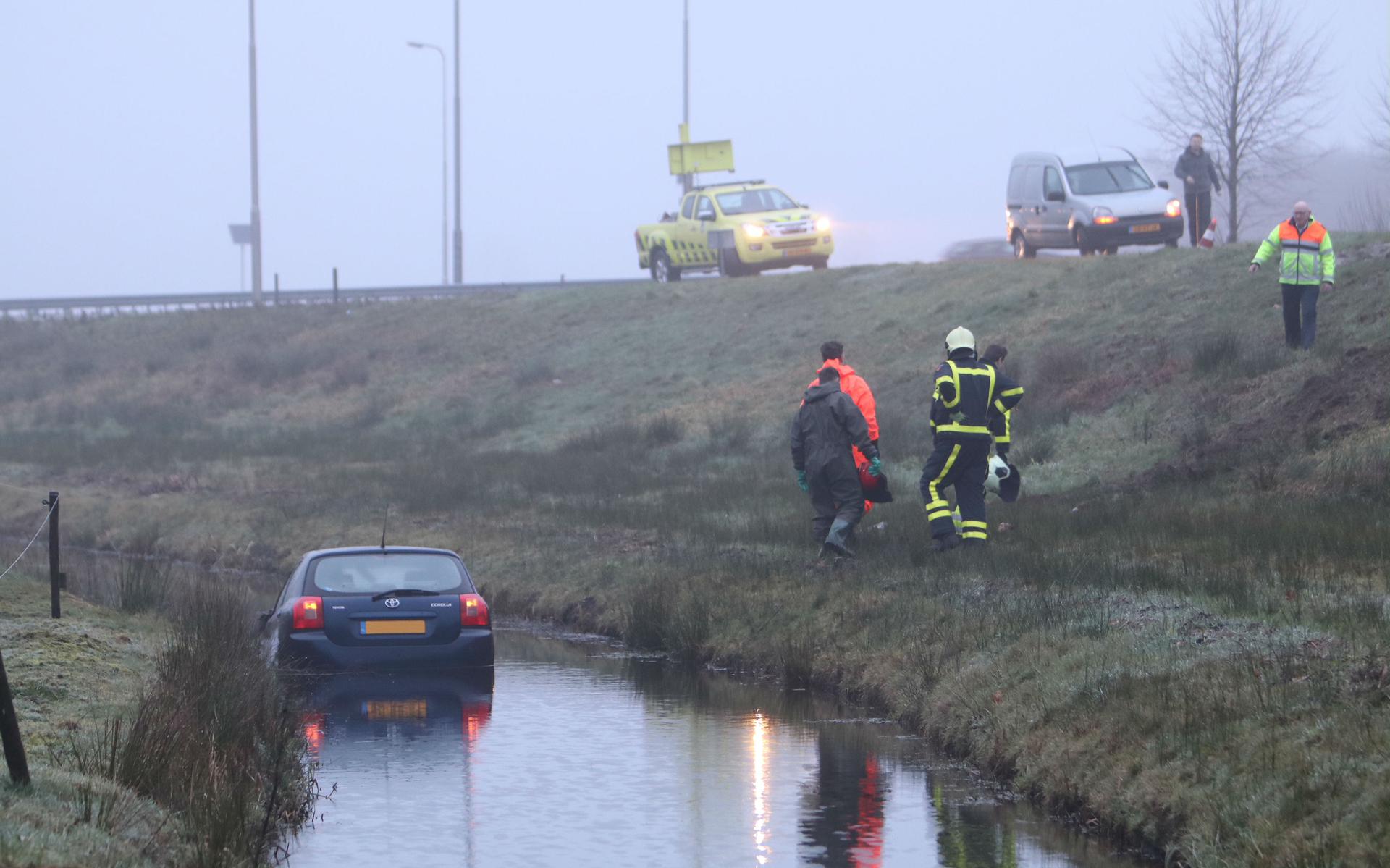 Auto Belandt In Sloot Bij Knooppunt Heerenveen - Leeuwarder Courant