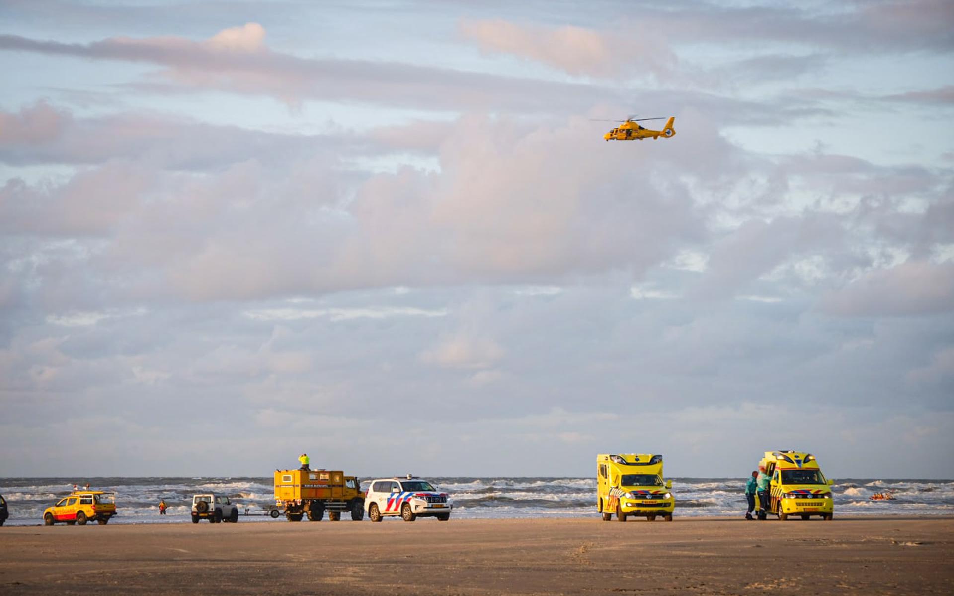 Zoekactie Kustwacht Naar Vermiste Zwemmer Bij Terschelling Levert Niets ...