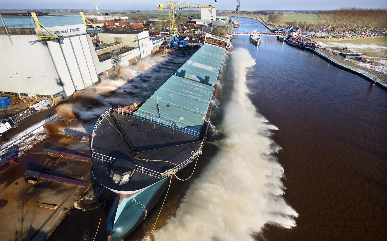 In 2015 werd in Stroobos het schip Marietje Nora te water gelaten. FOTO MARCEL VAN KAMMEN In 2015 werd in Stroobos het schip Marietje Nora te water gelaten. FOTO MARCEL VAN KAMMEN
