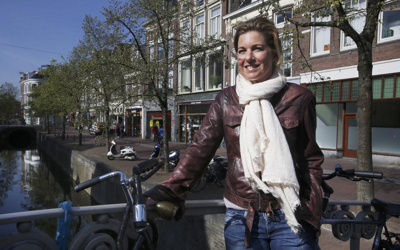 Anke Schothorst, thuis in Leeuwarden. ,,Ik wil iets goeds doen voor de wereld.’’ FOTO NIELS WESTRA