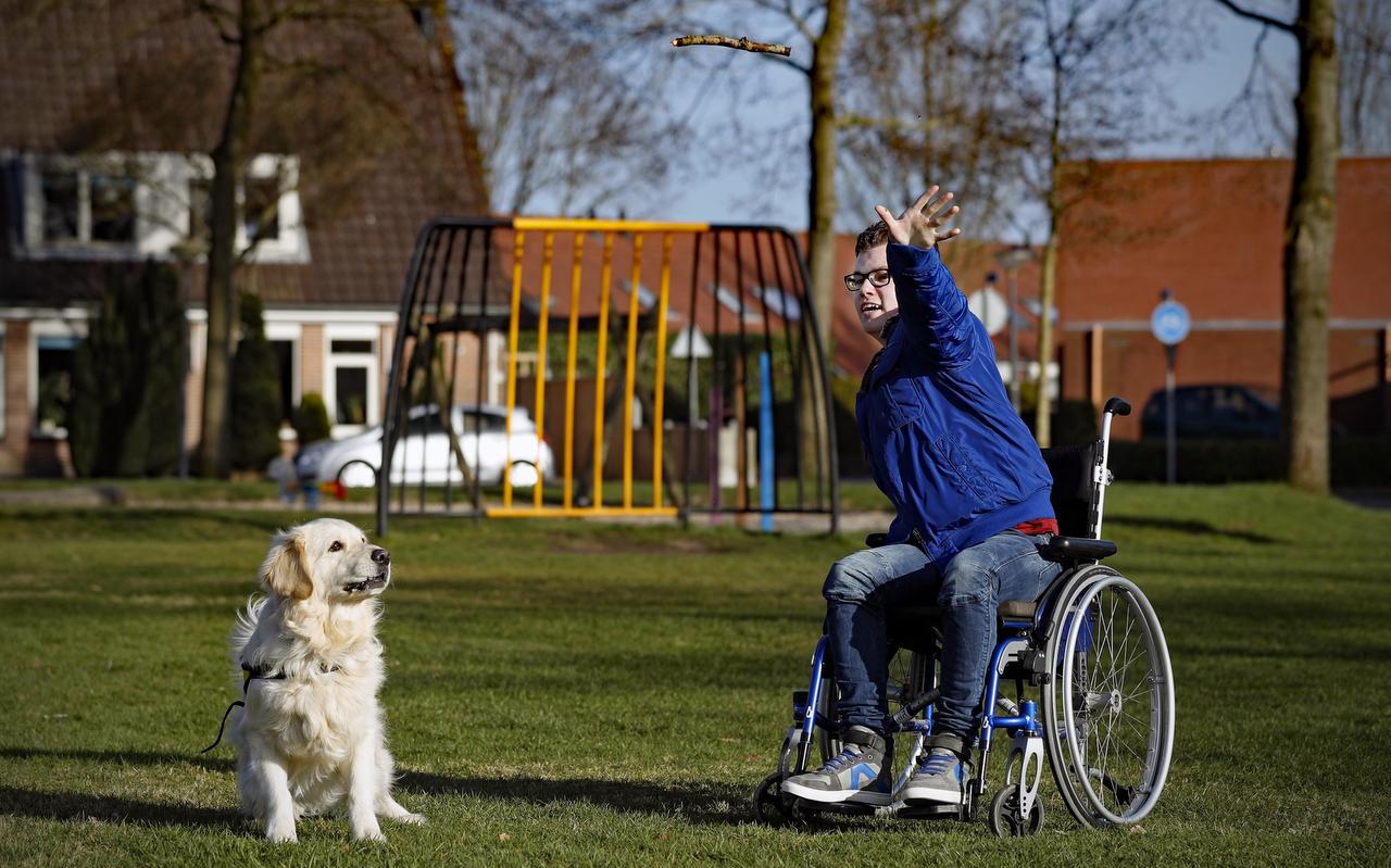 Tymo Mulder (16) uit Heerenveen is de eerste patiënt in Nederland met Noordzeeziekte die een hersenoperatie ondergaat. 
