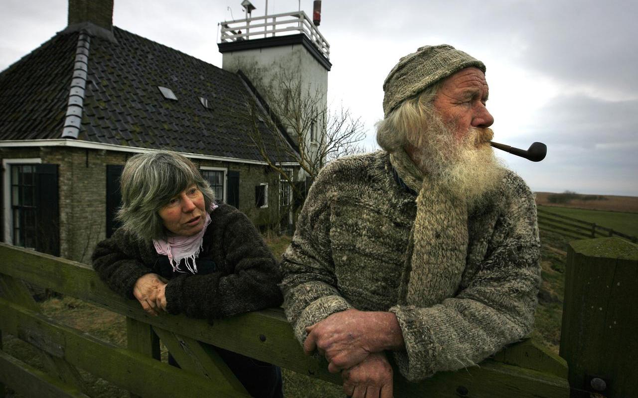 Reid de Jong met zijn partner bij hun vuurtoren Tointsje Leech in Workum in 2009. De oprichter van de Strontrace overleed in november 2020. Reid de Jong met zijn partner bij hun vuurtoren Tointsje Leech in Workum in 2009. De oprichter van de Strontrace overleed in november 2020.