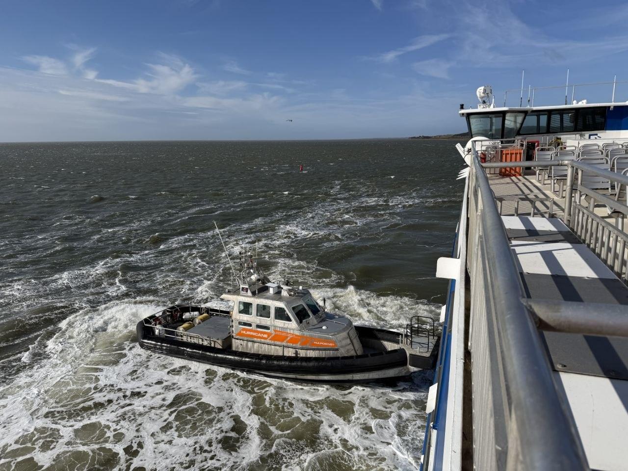 LIVE | Markt Oldeberkoop afgelast & veerboten hebben hulp nodig bij aanleggen vanwege harde wind