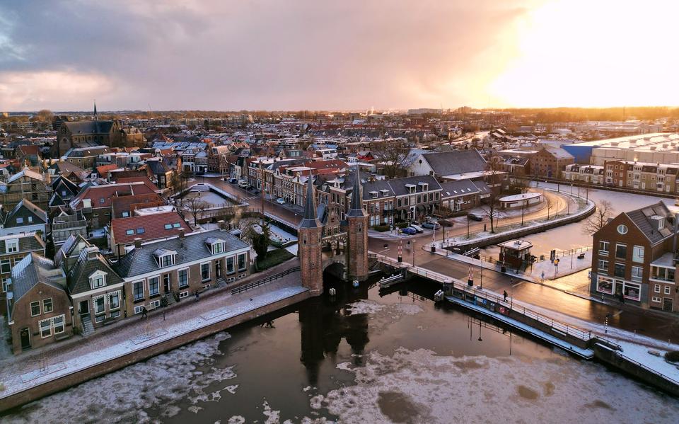 Het winterse bovenaanzicht van Sneek (nog zonder historische schepen).