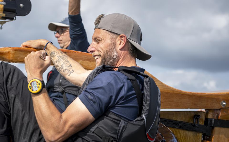 Schipper Sytze Brouwer van Heerenveen won dit kampioenschap voor de derde keer op rij. Nu staat hij bovenaan het klassement.