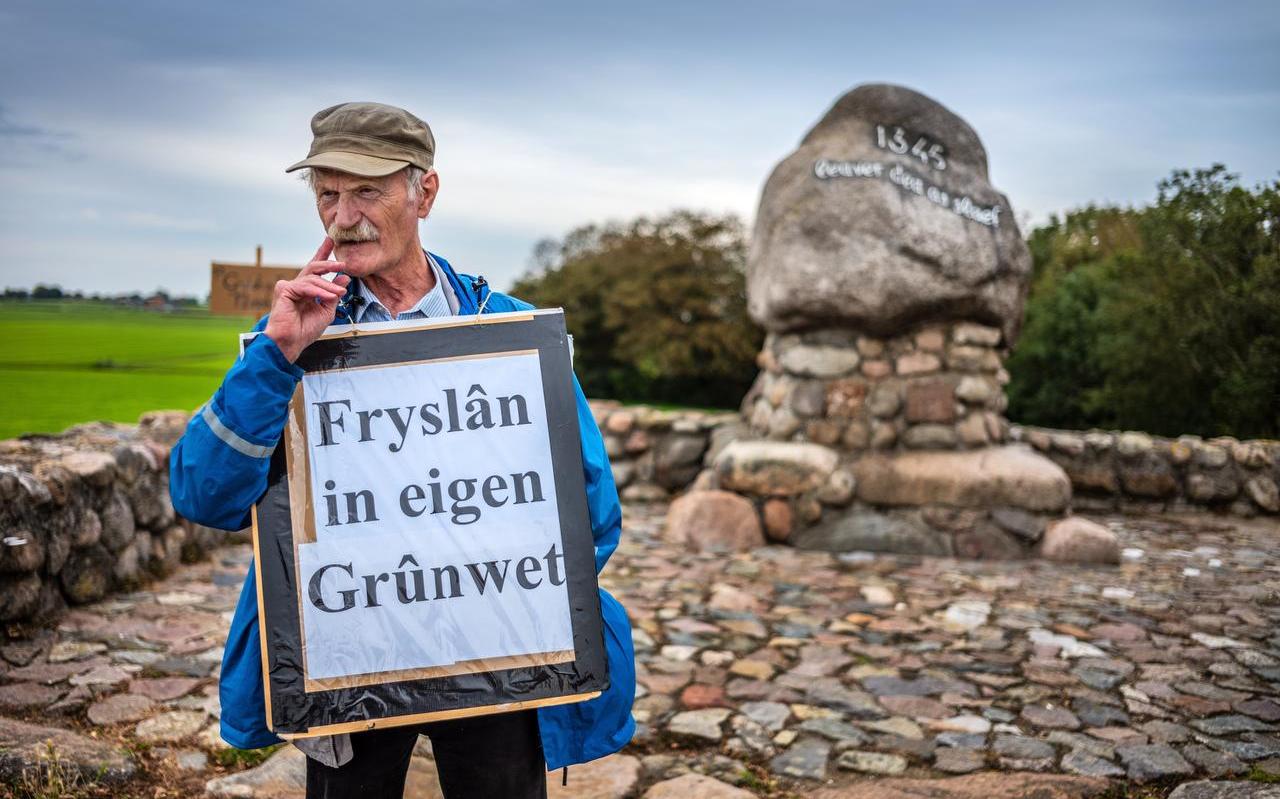 Kerst Huisman pleit voor een eigen Friese grondwet. Kerst Huisman pleit voor een eigen Friese grondwet.