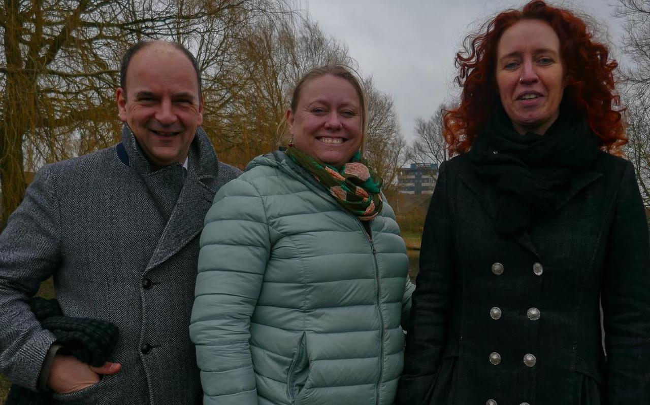 De Gouden-Gurbejury van 2019: Gerard van der Veer, Cilla Geurtsen en Immie Jonkman. ,,In ploech moat meimekoar de planken út it dekor spylje.’’ De Gouden-Gurbejury van 2019: Gerard van der Veer, Cilla Geurtsen en Immie Jonkman. ,,In ploech moat meimekoar de planken út it dekor spylje.’’