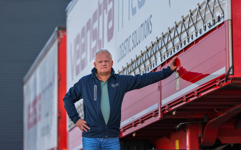 Wessel R. Veenstra, algemeen directeur van transportbedrijf Veenstra-Fritom in Heeg: ,,De skea sil serieus wêze.'' 