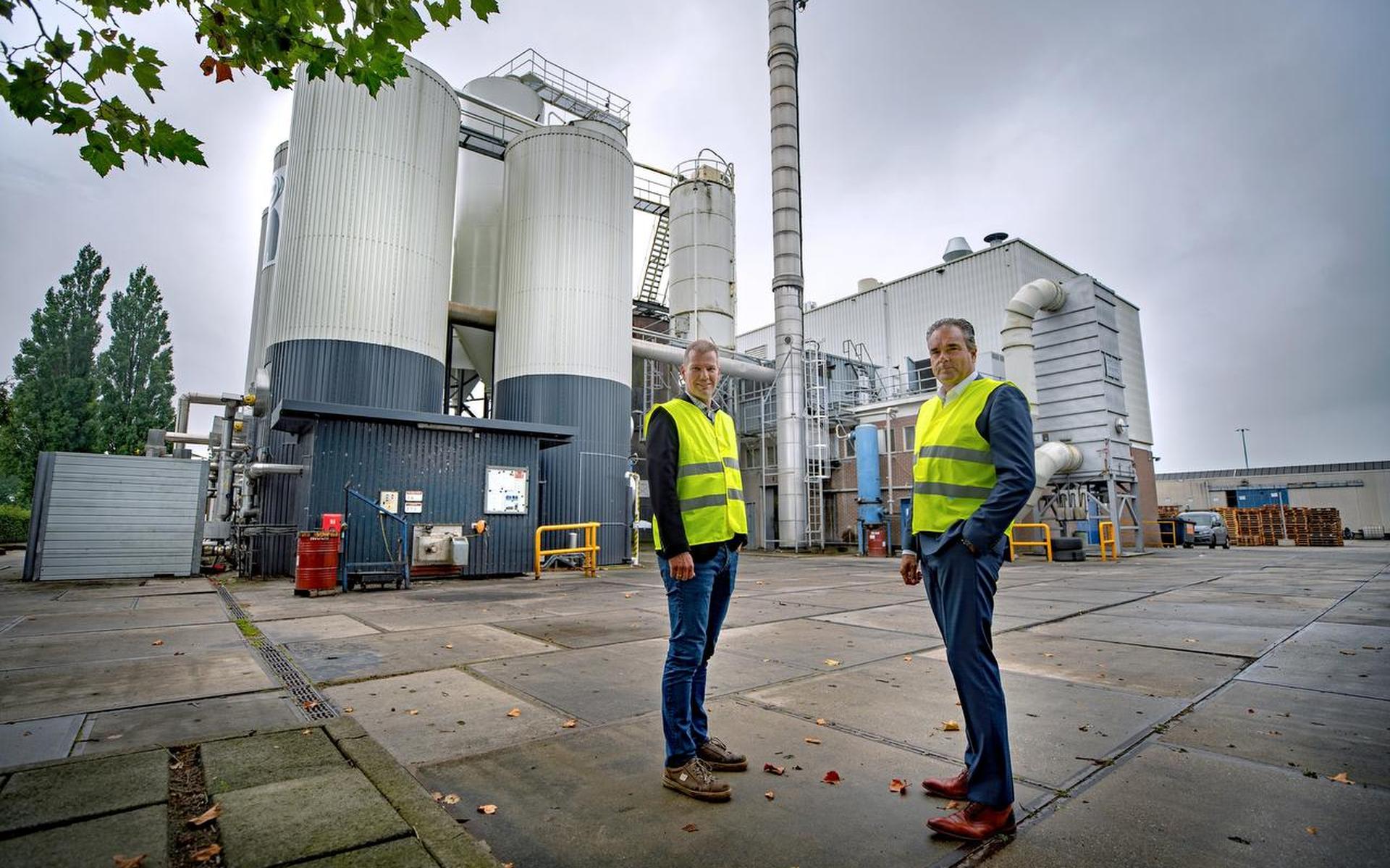 IJlst hoopt op einde aan stankoverlast door dakrollenfabriek Soprema