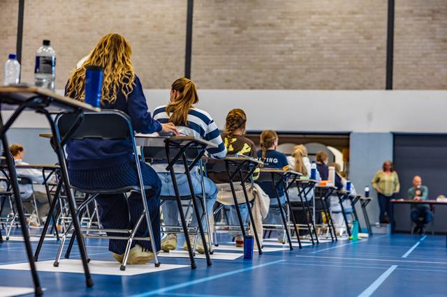 Tim (44) maakte 'oliedomme fout’ tijdens wiskunde-examen: ‘hiëroglyfen’ in rekenmachine