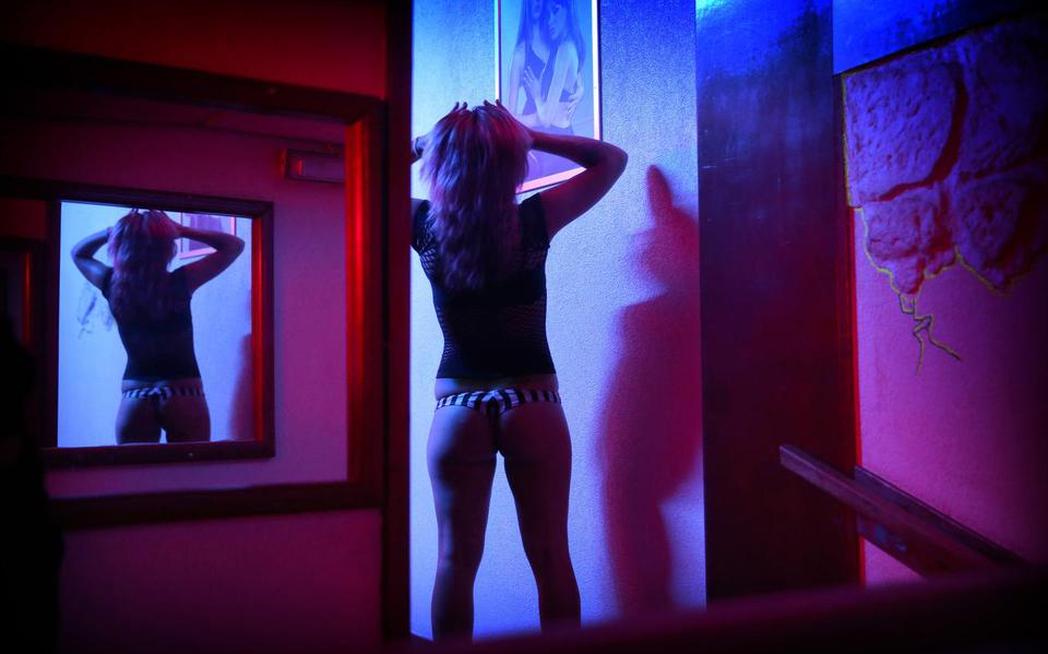  De Weaze in Leeuwarden: door strengere regels lijken steeds meer prostituees de illegaliteit op te zoeken