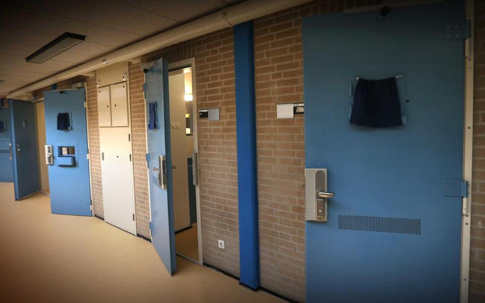 De Afdeling Intensief Toezicht (AIT) in Leeuwarden, waar de verdachte verbleef.