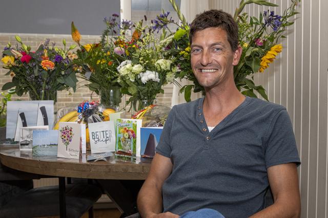Met schipper Jappie Visser van Sneek gaat het redelijk goed. ‘Elkenien tinkt: wy rinne hjir tsjin in