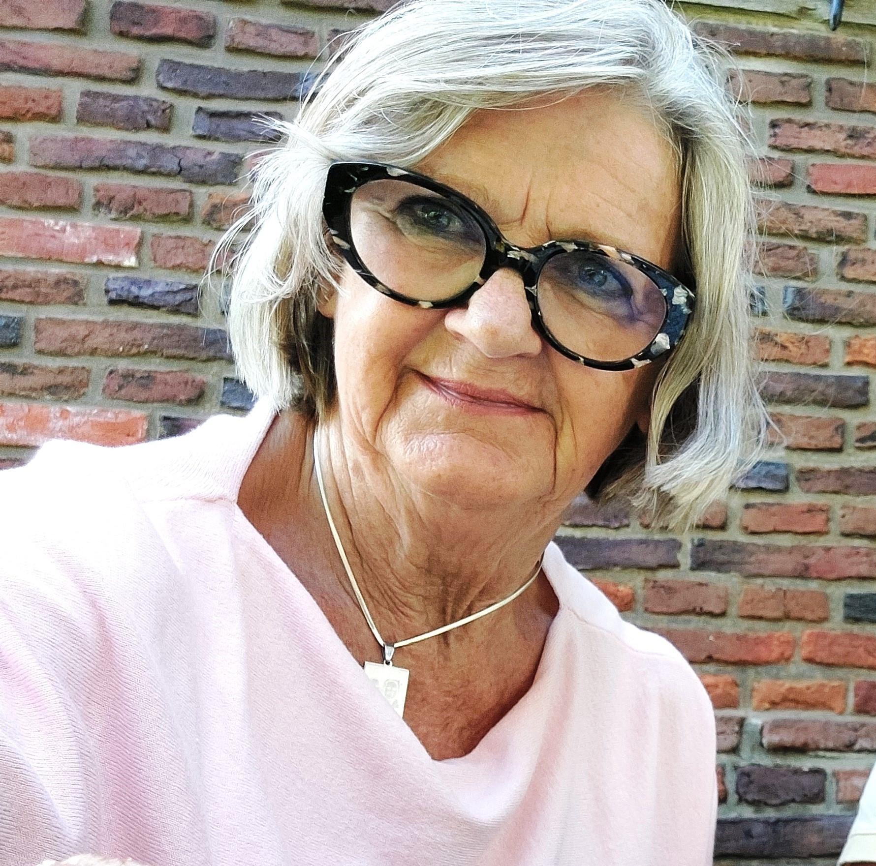 Jelly (73) uit Oentsjerk maakte er wat van na overlijden beide dochters