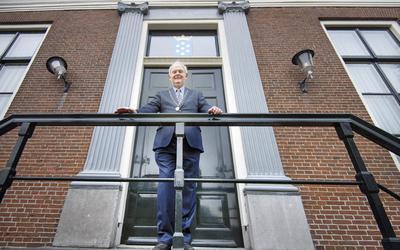Burgemeester Wil van den Berg wil nog helemaal niet stoppen. FOTO MARCEL VAN KAMMEN
