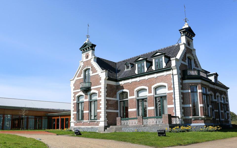 Het voormalige gemeentehuis in Kollum.  FOTO LC/ARODI BUITENWERF