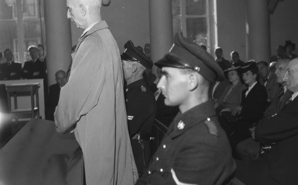 Max Blokzijl bij het Haagse Gerechtshof, waar hij de doodstraf kreeg.

 Foto: Het Nationaal Archief