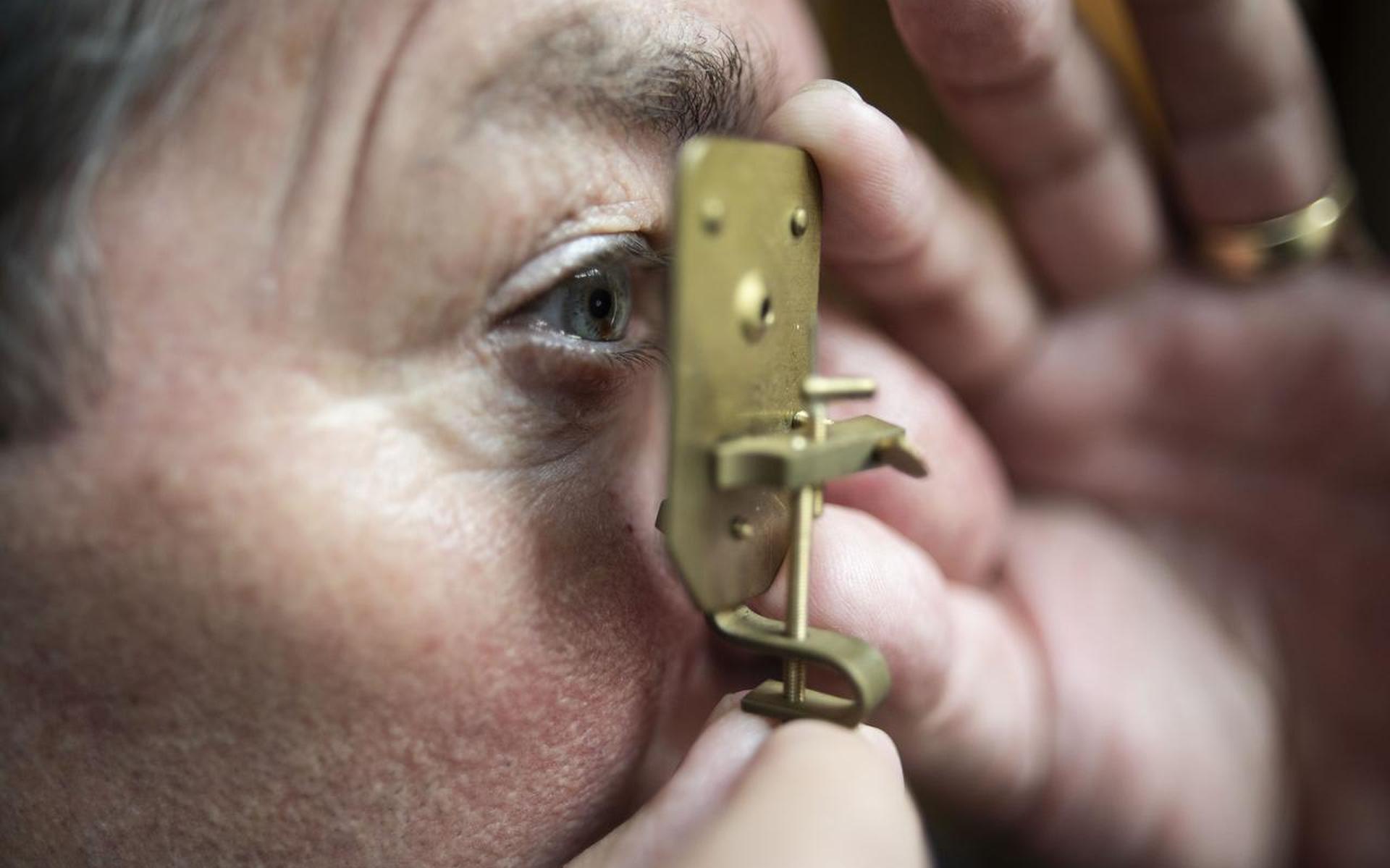 Microscoopfanaten kijken diep in het glaasje - Leeuwarder Courant