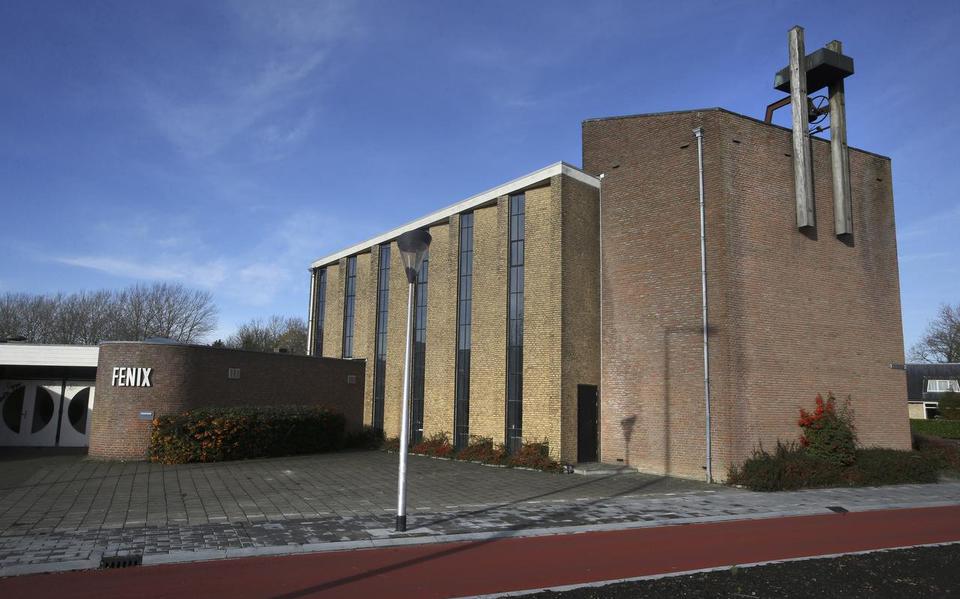De voormalige Fenix-kerk in Leeuwarden, die inmiddels tegen de vlakte is gegaan. FOTO NIELS WESTRA