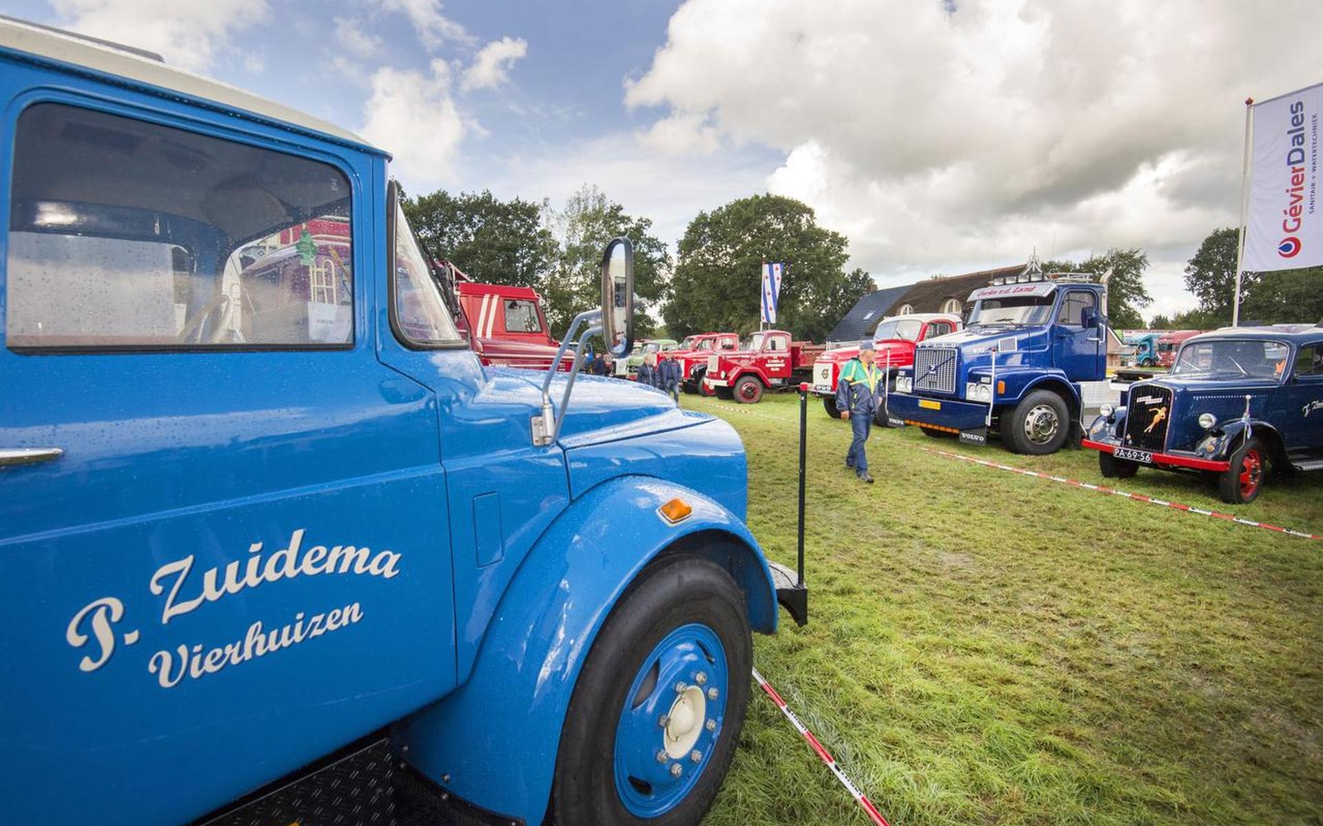 Verzot op het 'geplof' van een oude tractor bij het Oldtimerfestival in Twijzelerheide - Leeuwarder 