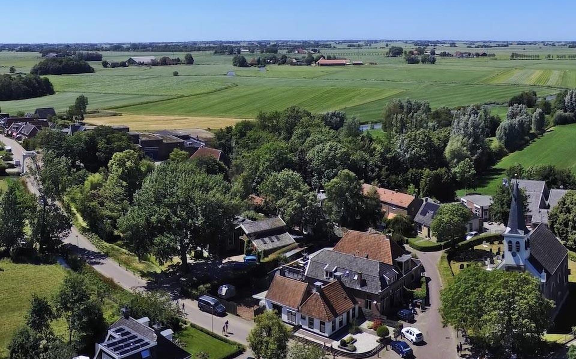 Nog altijd knokken de dorpelingen van Sibrandabuorren voor hun belangen in het hart van de Lege Geaë