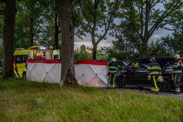Man (35) uit Twijzel rijdt bestelbus met weggelopen dochter (14) van de weg: eis 240 uur werkstraf e
