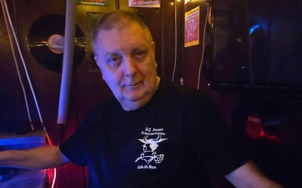 De Kannenman van Leeuwarden, Peter Hainje, is 61 jaar geworden.