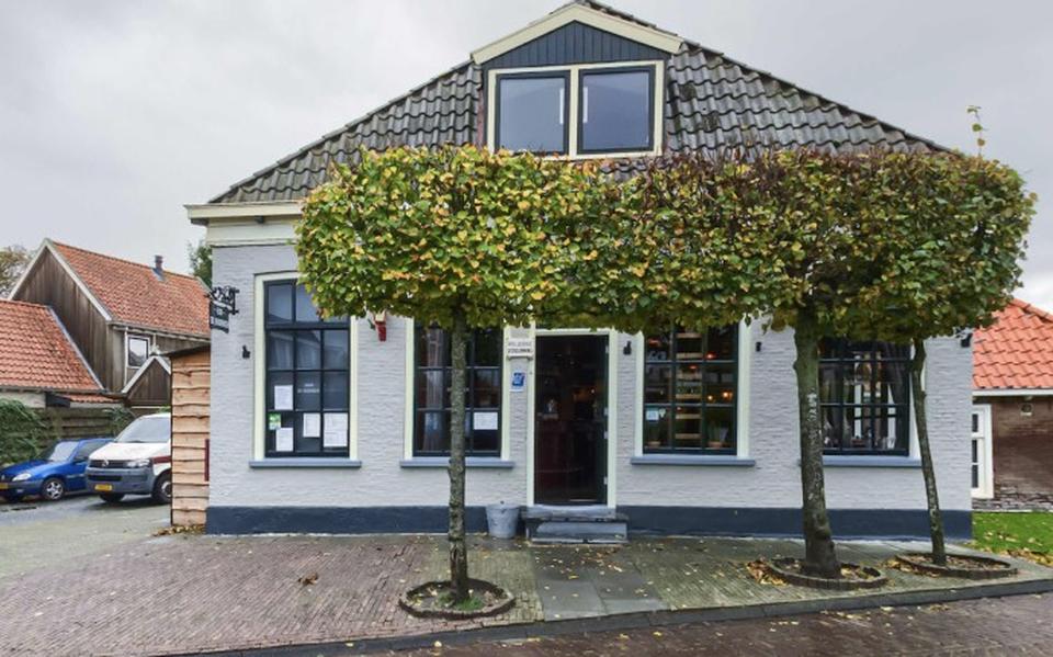 Dorpscafé De Buorren in Uitwellingerga.