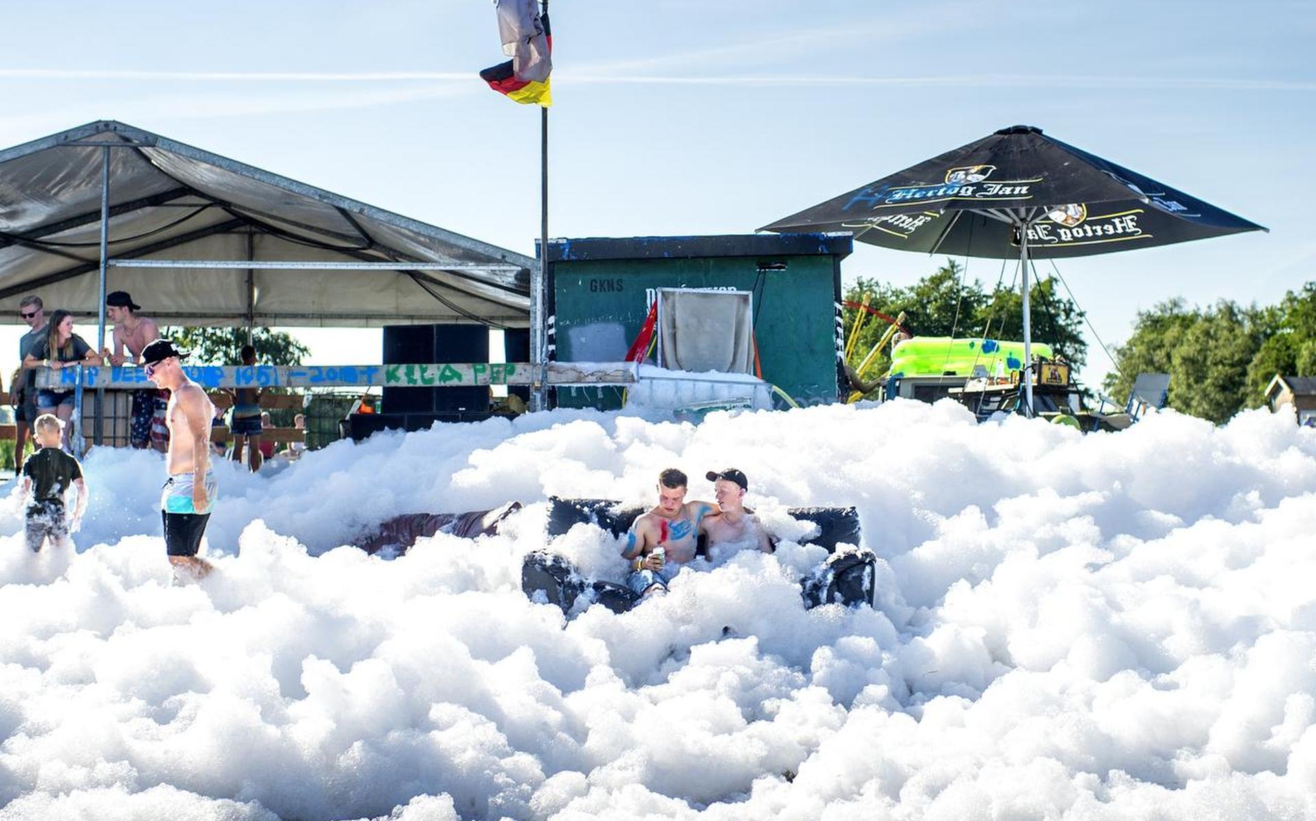 Veenhoop-festival telt af naar de komst van Europe - Leeuwarder Courant