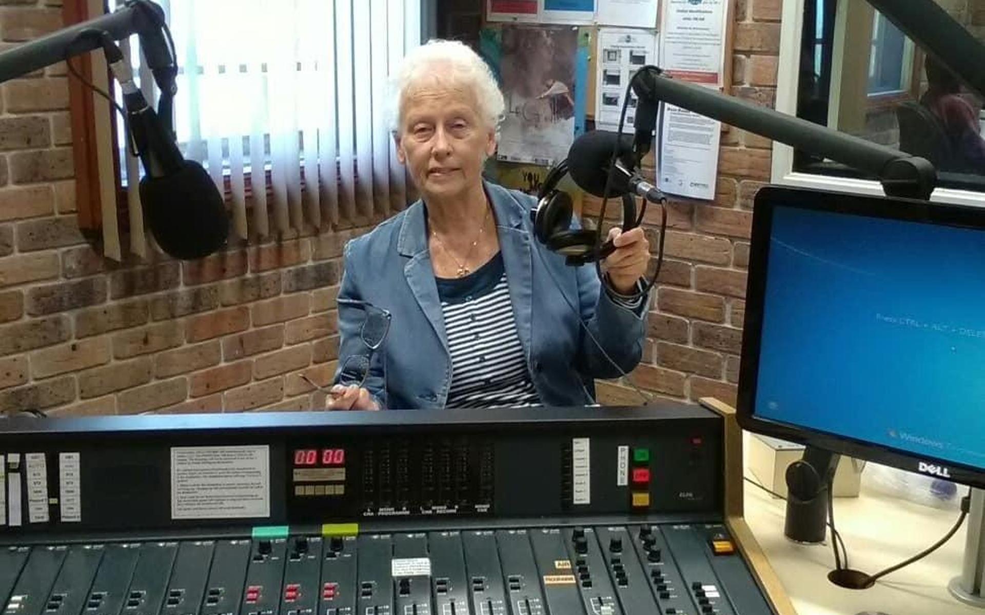 Helen Dykstra uit De Knipe was 34 jaar de stem van de Nederlandse radio in Australië - Leeuwarder Co