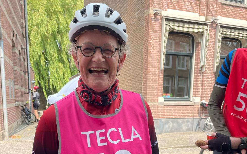 Havermout met slagroom en blauwe bessen slaan Tecla door haar 50e Fietselfstedentocht.