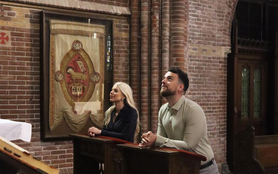 Loes en Joël trouwen binnenkort in de Bonifatiuskerk in Leeuwarden. 