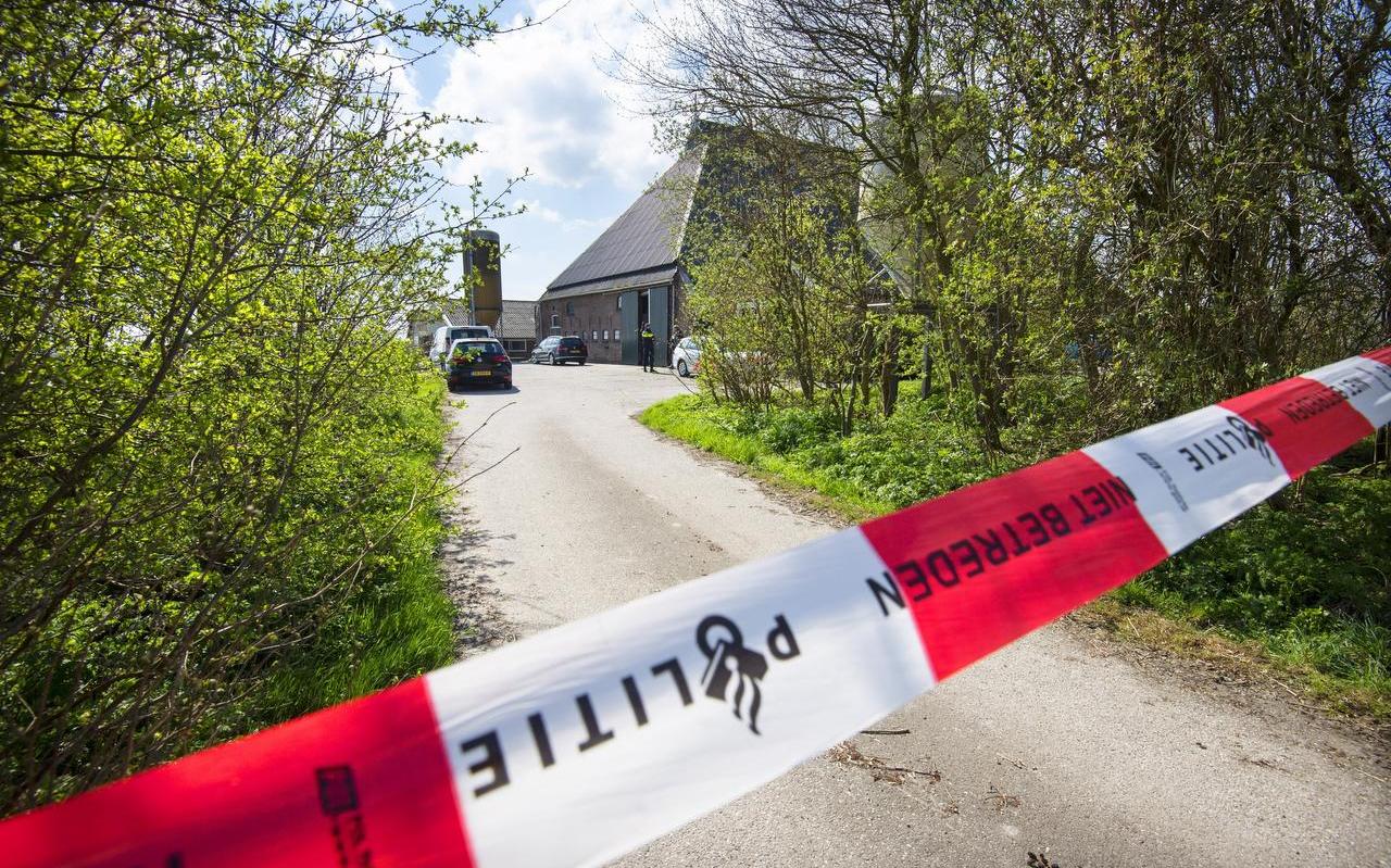 De boerderij waarin de hennepkwekerij zat aan de Iedyk. FOTO MARCEL VAN KAMMEN De boerderij waarin de hennepkwekerij zat aan de Iedyk. FOTO MARCEL VAN KAMMEN