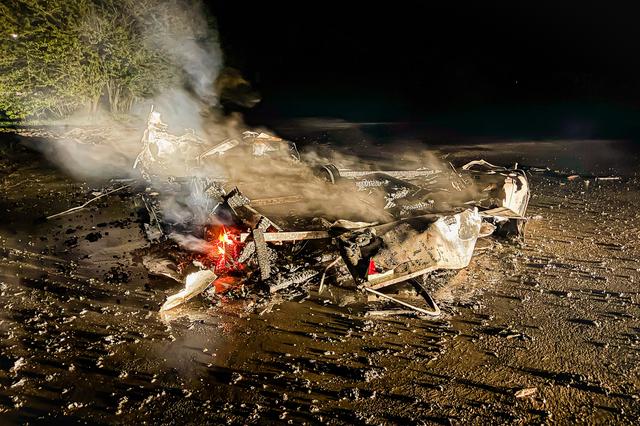 LIVE | Vrouw gewond door botsing tegen boom in Joure & caravan uitgebrand in Witmarsum