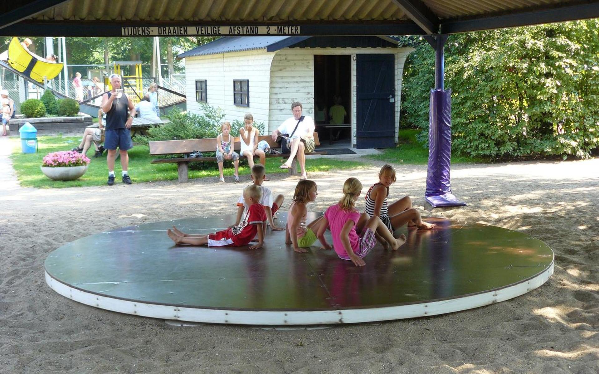 Bezoekers treuren om sluiting 'jeugdsentiment' Sybrandy's: 'We moeten nog snel een keertje heen' - L