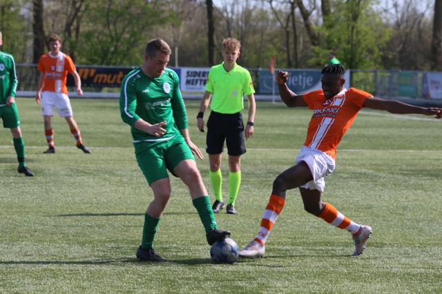 Waadhoeke wilde grasmat, maar KNVB keurt omstreden kunstgrasvelden Minnertsga en Berltsum toch goed