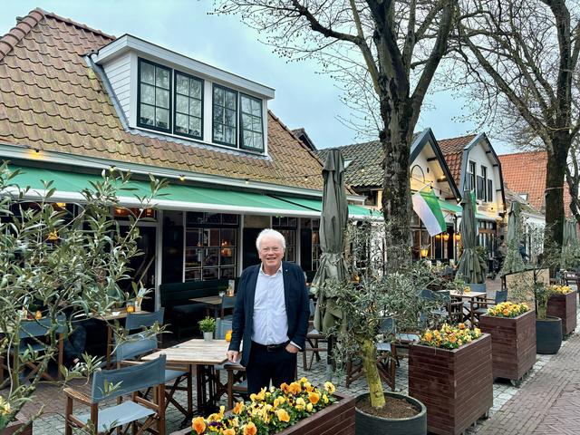 Het nieuwe ontwerp voor herbouw van Hotel de Wadden op Vlieland kan de goedkeuring doorstaan van de 