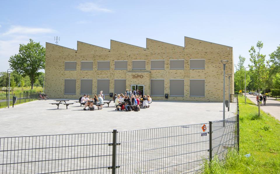 Tjalling Koopmanscollege in Hurdegaryp. FOTO: MARCEL VAN KAMMEN