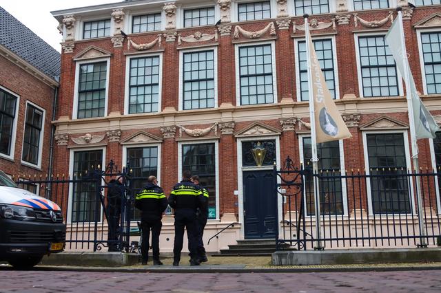 Man (22) uit Almere verdacht van grote roof Chinees porselein in museum Leeuwarden: ‘Was dit inbraak