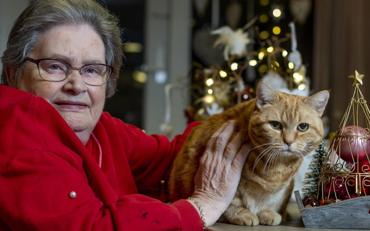 Grietje Smid (83) hoopt van harte dat ze ondanks alles toch haar ‘jonkje uit Stiens’ even kan zien, haar verstandelijk beperkte zoon. In het begin van corona mocht dat niet. ,,Dat is moeilijk’’. Grietje Smid (83) hoopt van harte dat ze ondanks alles toch haar ‘jonkje uit Stiens’ even kan zien, haar verstandelijk beperkte zoon. In het begin van corona mocht dat niet. ,,Dat is moeilijk’’.