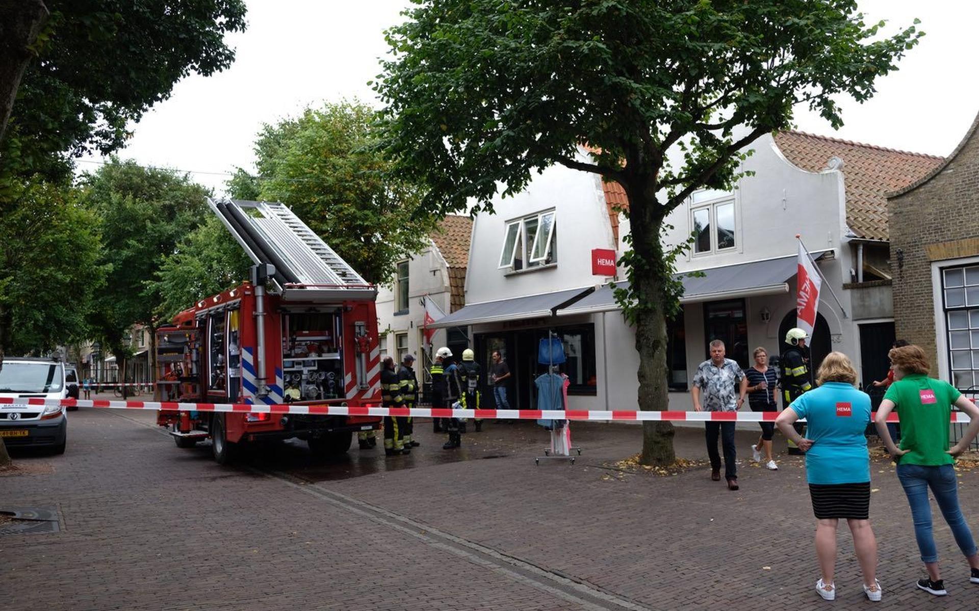 Winkel vol rook op West-Terschelling - Leeuwarder Courant
