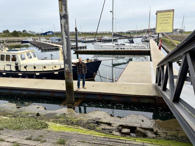 Vlieland vervangt damwanden in jachthaven al na minder dan twintig jaar