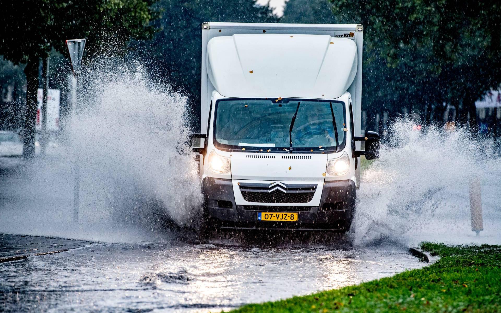 Wateroverlast Door Forse Regen- En Onweersbuien - Leeuwarder Courant