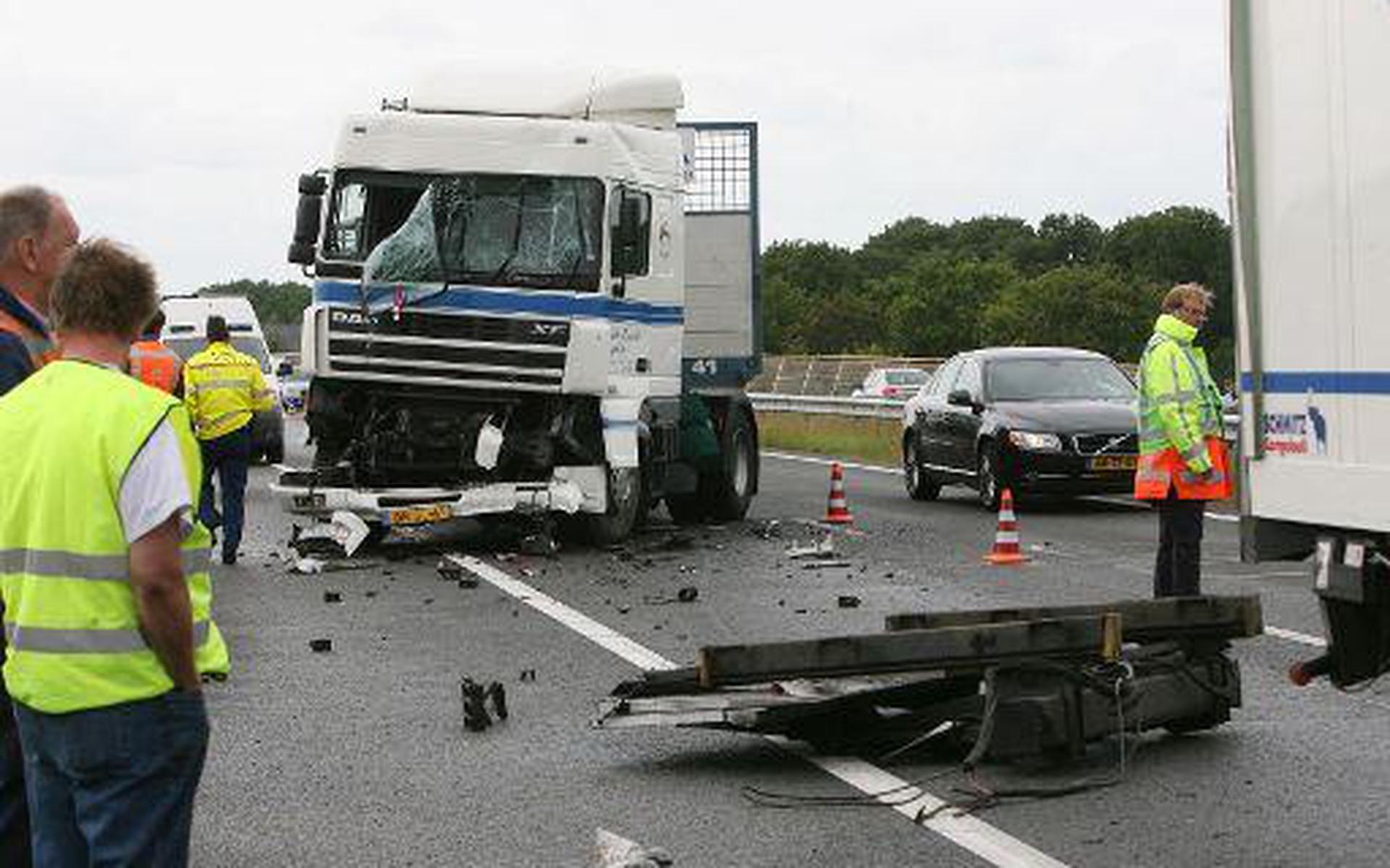 Gewonde Bij Botsing Twee Vrachtwagens A32 - Leeuwarder Courant