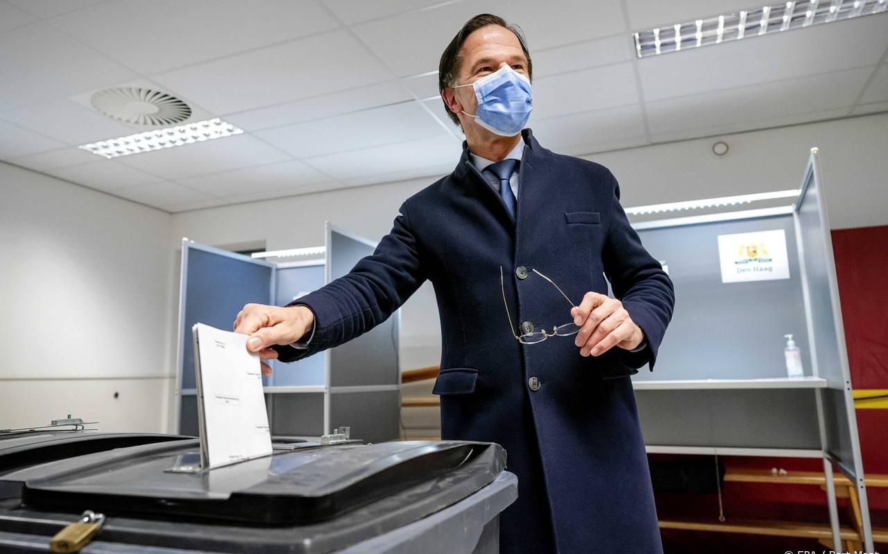 Rutte is 'supertrots' op winst VVD en feliciteert D66. Rutte is 'supertrots' op winst VVD en feliciteert D66.