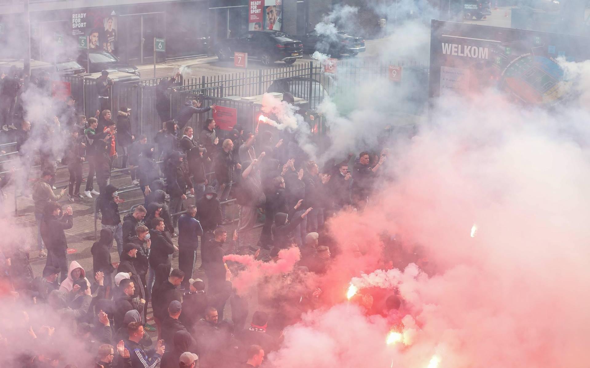 Feyenoord teleurgesteld in binnendringende supporters - Leeuwarder Courant