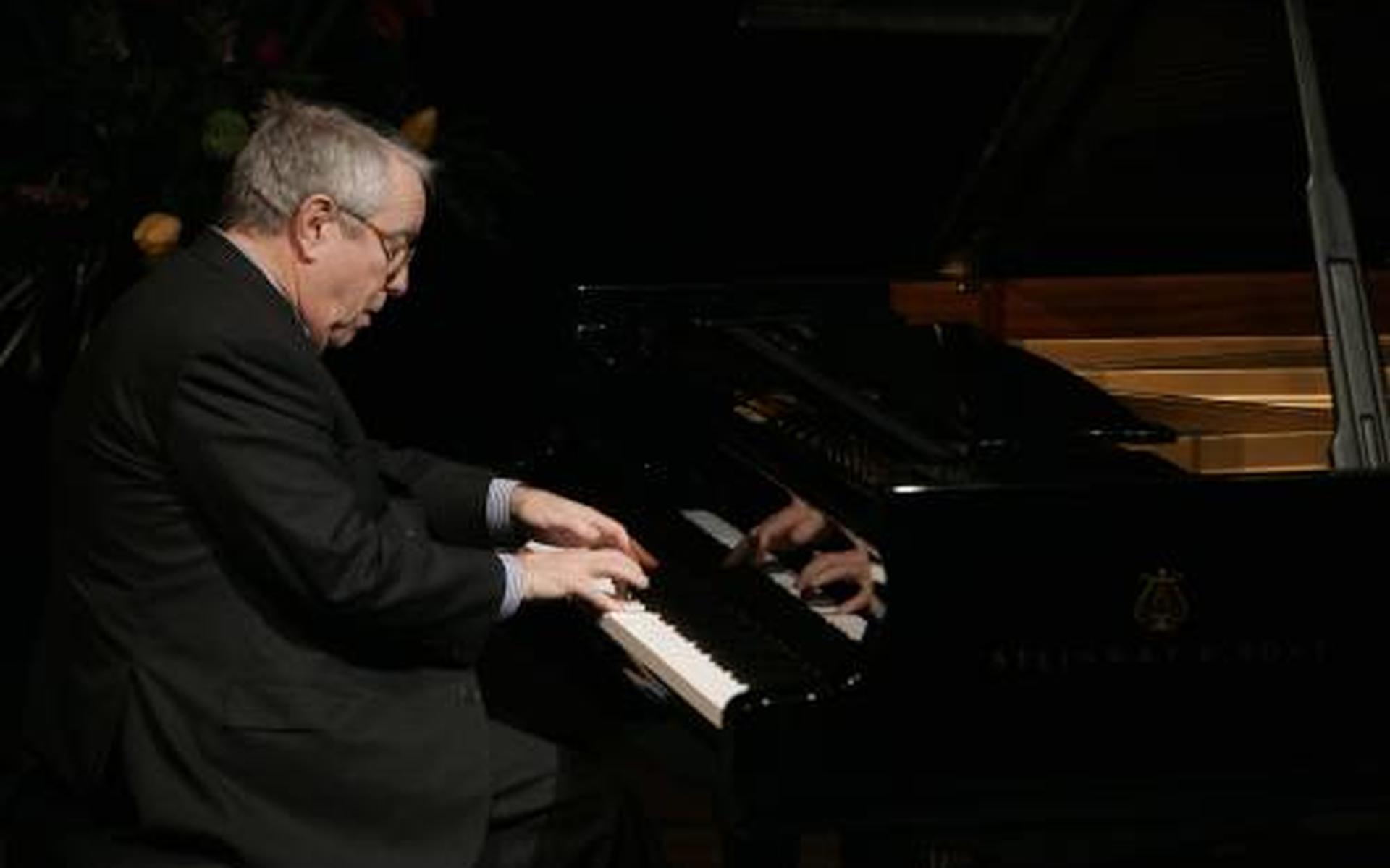 Pianist Louis van Dijk wordt begraven op Zorgvlied in Amsterdam - Leeuwarder Courant
