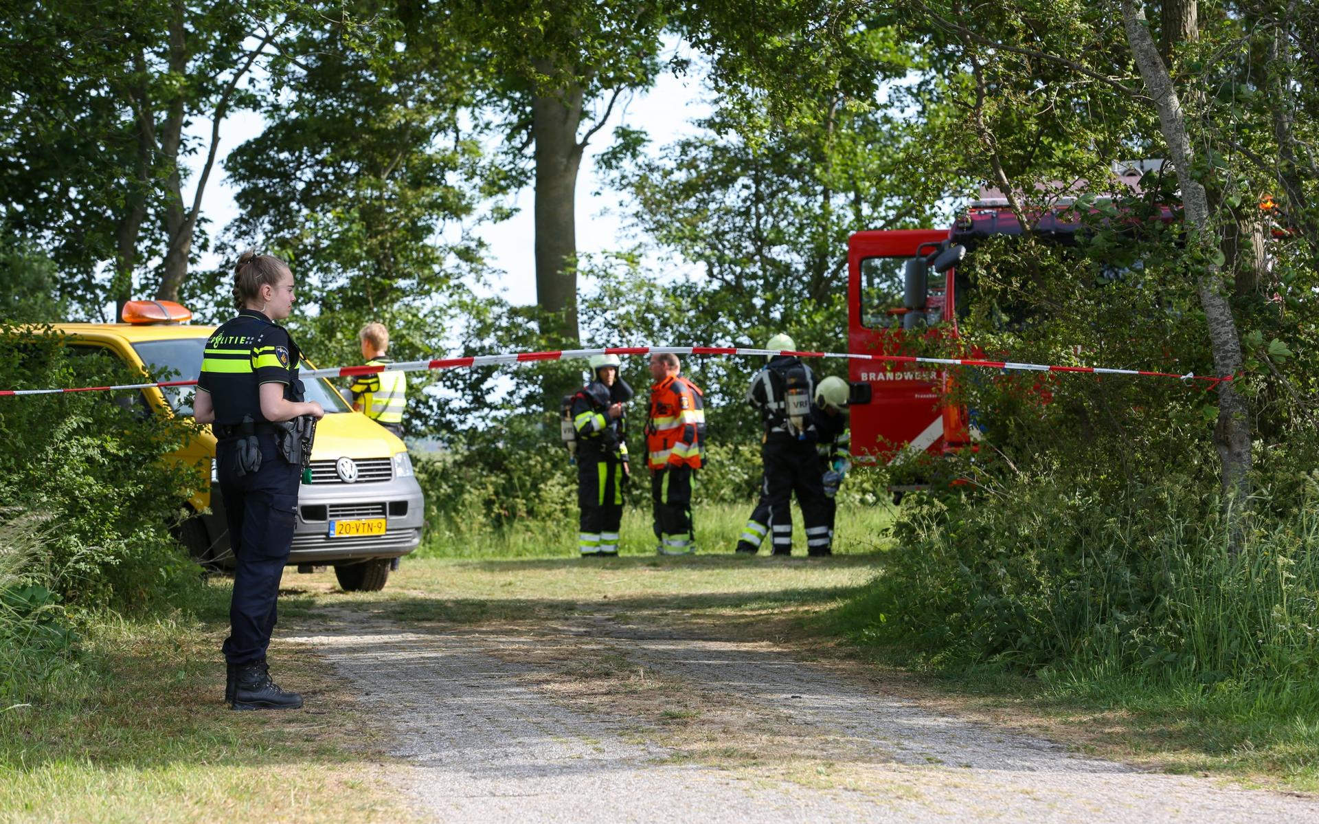 Vermoedelijk drugsafval gevonden bij Oosterbierum, politie doet onderzoek